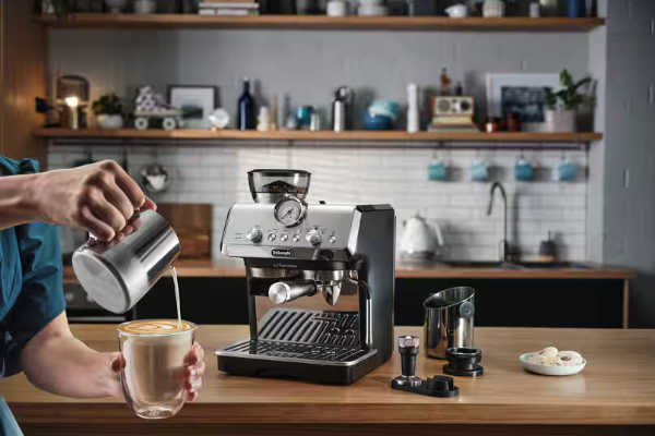 Ekspres ciśnieniowy DeLonghi EC9155.MB